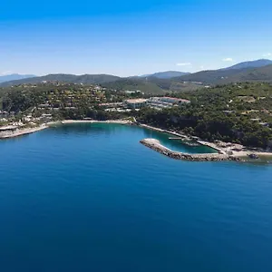 Resort Pine Bay