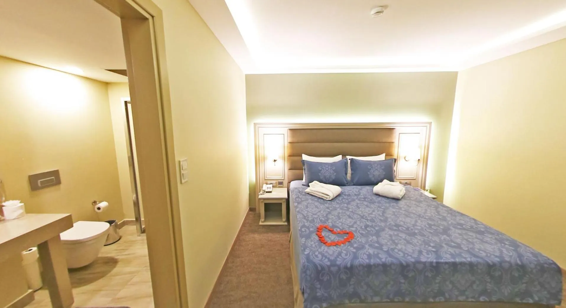 Antik Hotel Istanbul 4*,